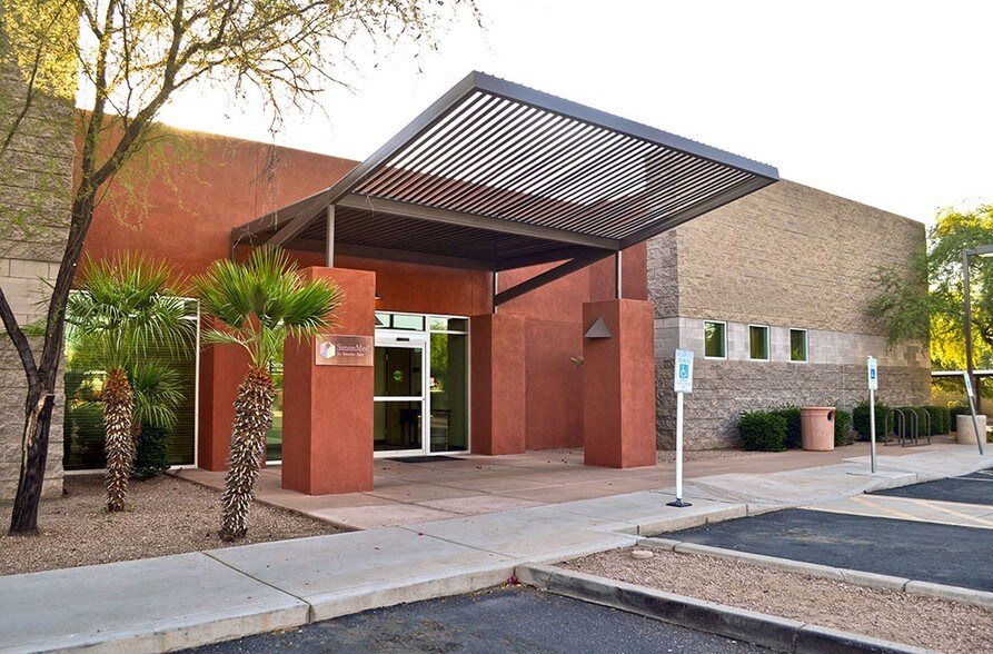 875 N Greenfield Rd, Gilbert, AZ à louer - Photo du bâtiment - Image 2 de 15