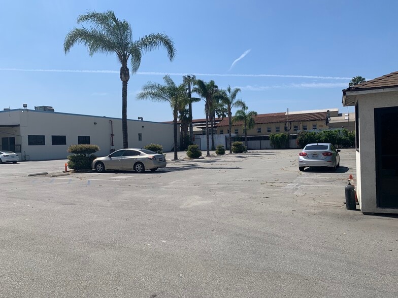 6100 S Wilmington Ave, Huntington Park, CA for lease - Building Photo - Image 2 of 4