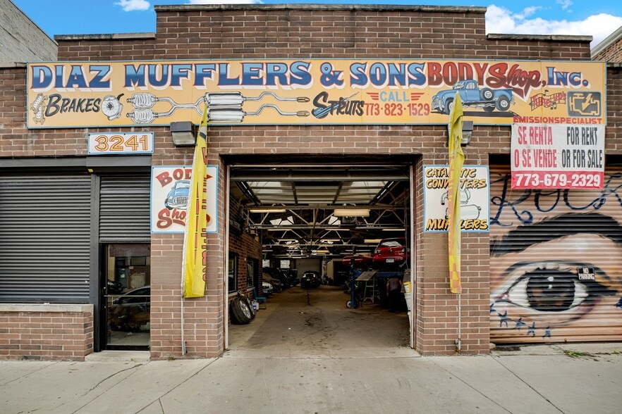 3233-3241 W Cermak Rd, Chicago, IL for sale - Building Photo - Image 3 of 16