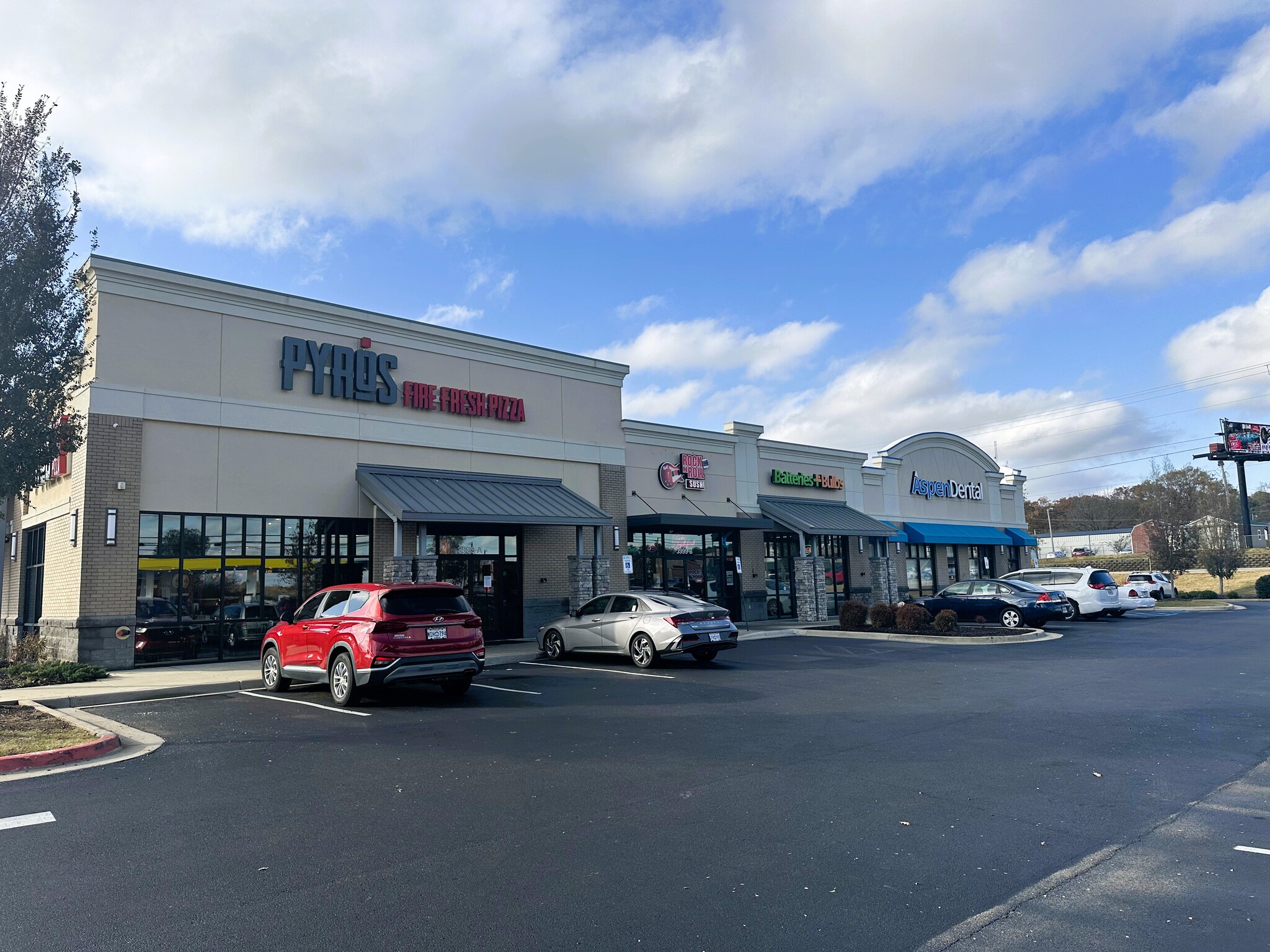 3999 N Gloster St, Tupelo, MS for lease Building Photo- Image 1 of 5