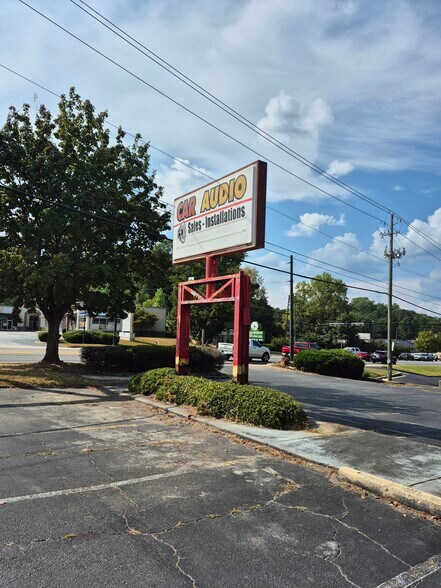 4644 Jonesboro Rd, Forest Park, GA à vendre - Photo du bâtiment - Image 3 de 6