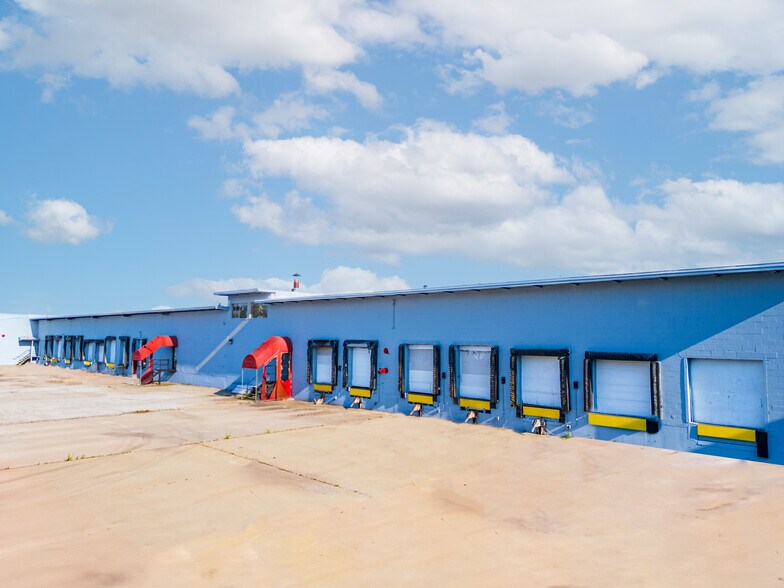 7130 Krick Rd, Walton Hills, OH à vendre - Photo du bâtiment - Image 3 de 12