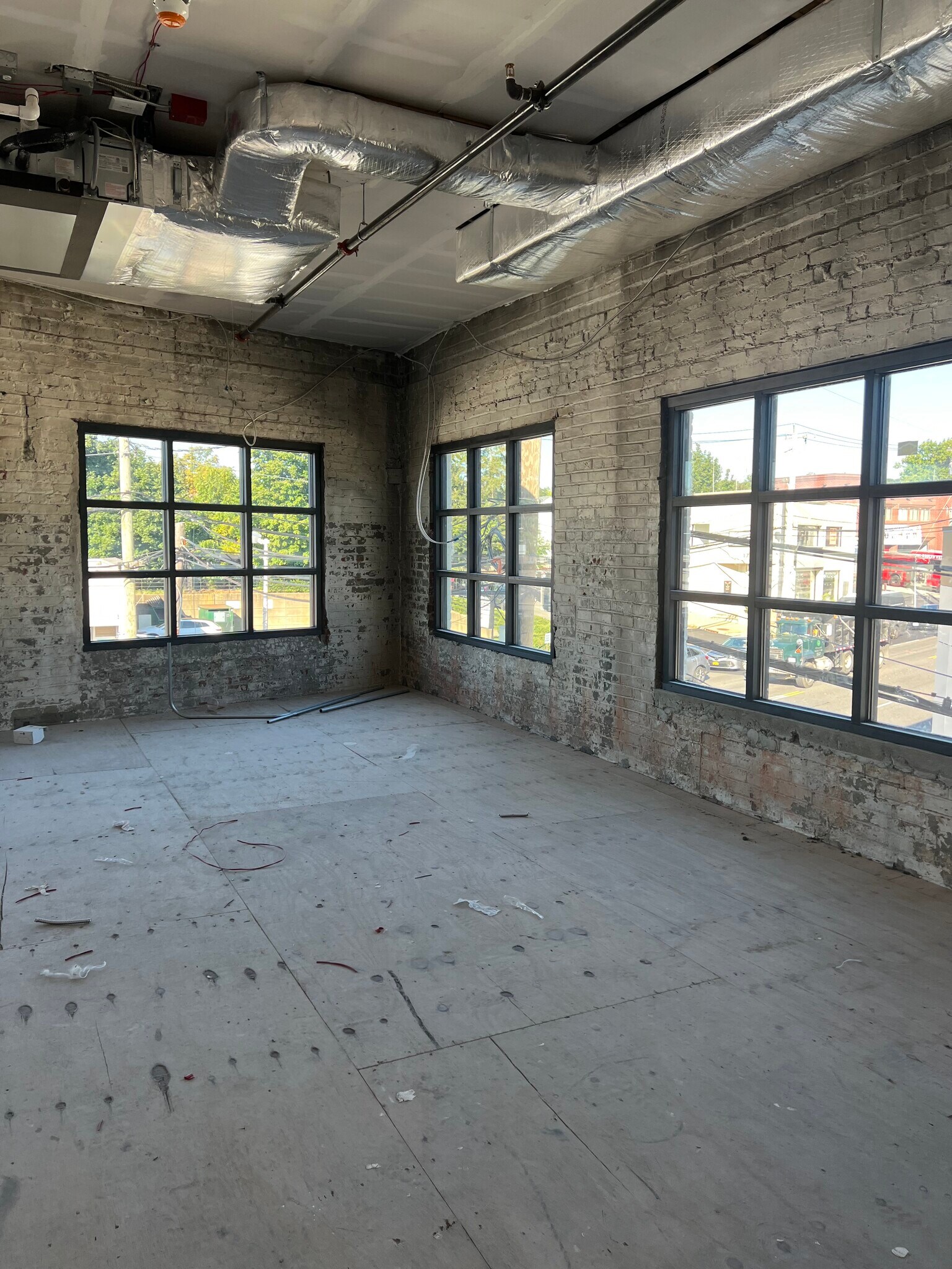 190 Mineola Ave, Roslyn Heights, NY à louer Photo du bâtiment- Image 1 de 3