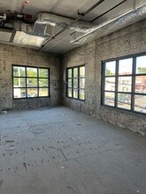 190 Mineola Ave, Roslyn Heights, NY à louer Photo du bâtiment- Image 1 de 3