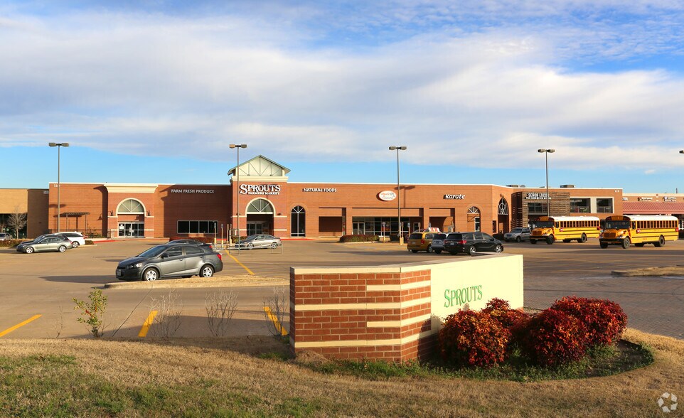 110 W Sandy Lake Rd, Coppell, TX à louer - Photo du bâtiment - Image 3 de 12