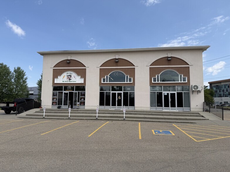 5408 53rd Ave NW, Edmonton, AB à louer - Photo du bâtiment - Image 3 de 4