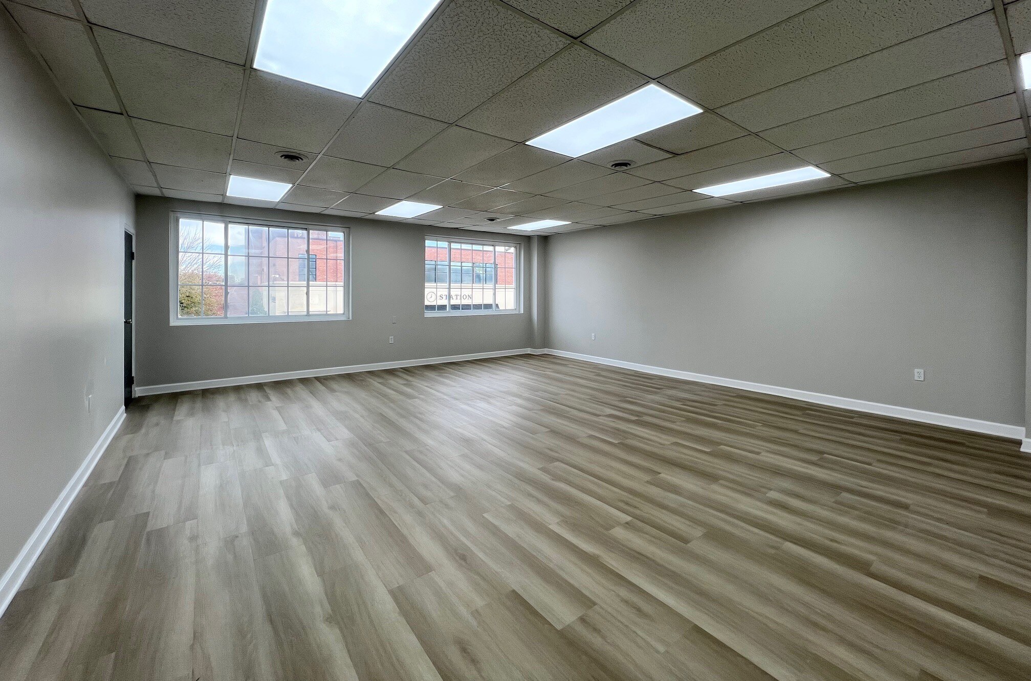 8 Crain Hwy N, Glen Burnie, MD à louer Photo intérieure- Image 1 de 11