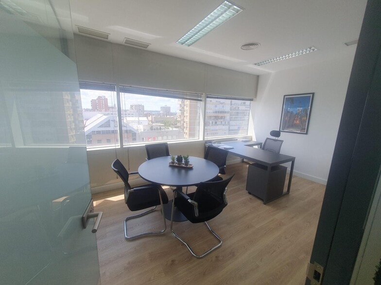 Office in SEVILLA, Sevilla for lease - Building Photo - Image 1 of 14