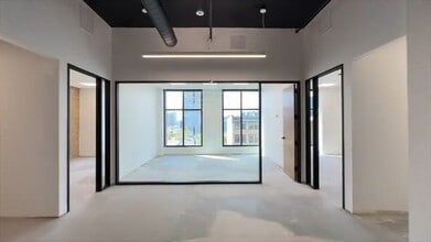732 W Randolph St, Chicago, IL for lease - Commercial Listing Video