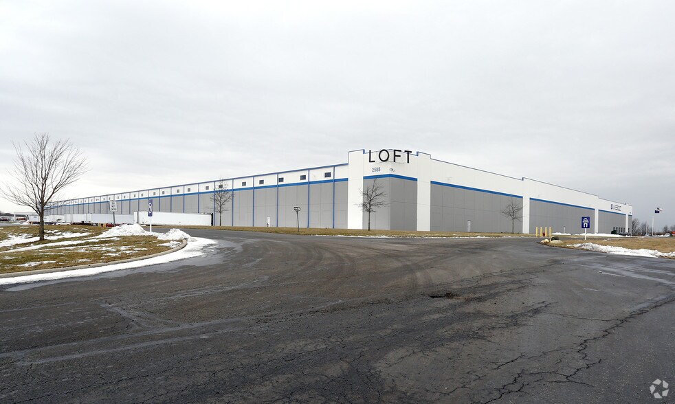 2588 Jannetides Blvd, Greenfield, IN à louer - Photo du bâtiment - Image 3 de 3