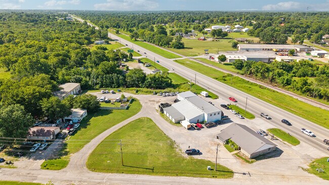 More details for VIP Solutions/Warehouse/Tire Shop – for Sale, Coweta, OK