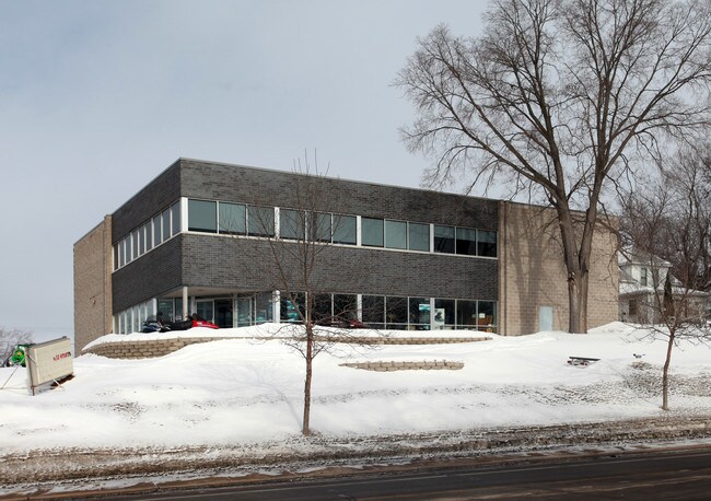More details for 4388 Shoreline Dr, Spring Park, MN - Retail for Sale