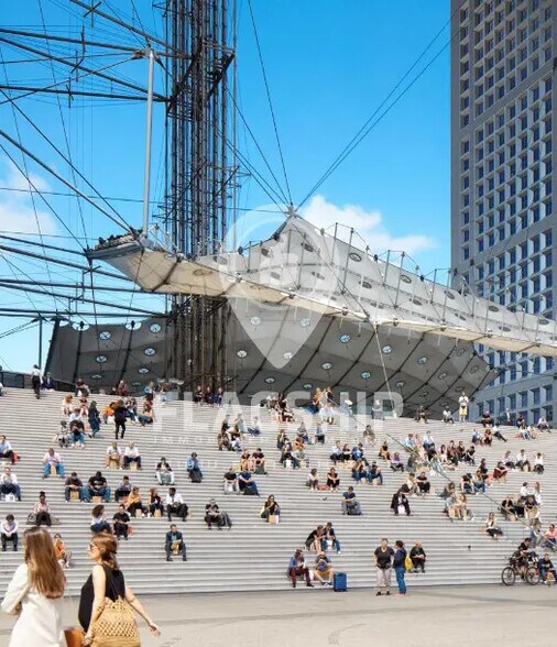 Bureau dans Nanterre à louer - Photo du bâtiment - Image 3 de 5