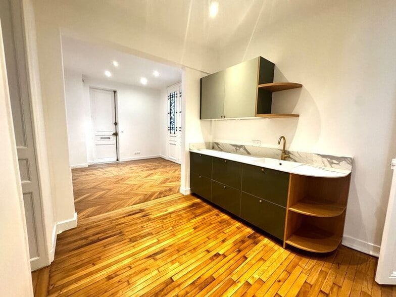 33 Rue De La Bienfaisance, Paris à vendre - Photo intérieure - Image 3 de 10