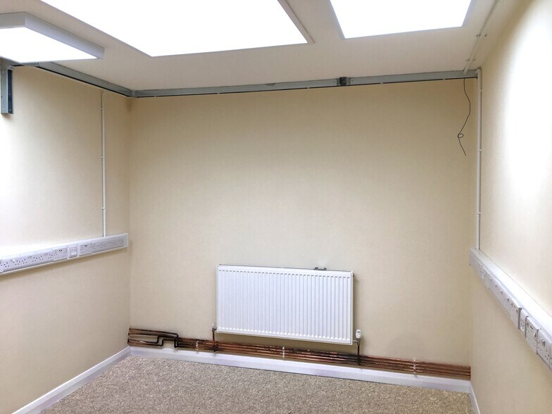 126B High St, Selsey à louer - Photo du bâtiment - Image 2 de 9