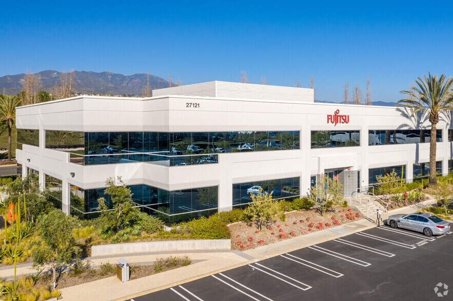 27121 Towne Centre Dr, Foothill Ranch, CA à louer - Photo du bâtiment - Image 2 de 6