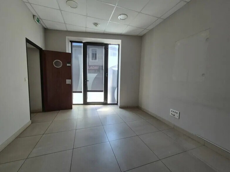 Commerce de détail dans Lunel à louer - Photo intérieure - Image 3 de 7