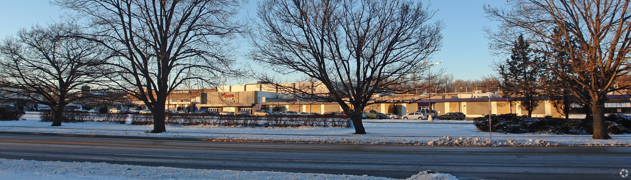 1240 E Meyer Blvd, Kansas City, MO à louer Photo principale- Image 1 de 2