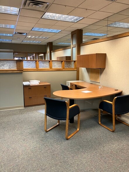 331 N Central Ave, Duluth, MN for lease - Building Photo - Image 2 of 7