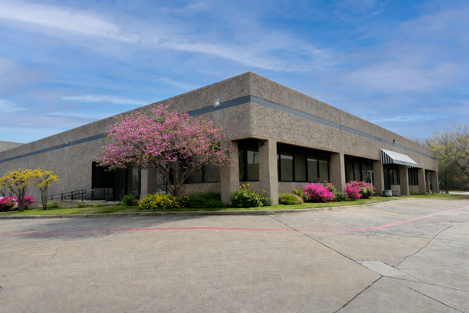 2050 Postal Way, Dallas, TX for lease Primary Photo- Image 1 of 7