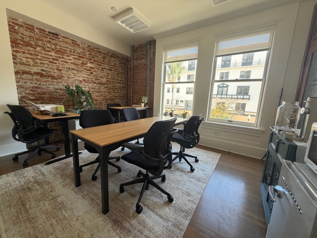 21 S California St, Ventura, CA for lease Interior Photo- Image 1 of 9