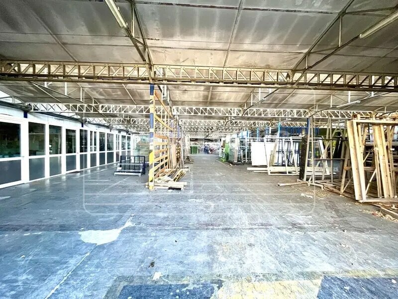 Flex in Marseille for lease Interior Photo- Image 1 of 7