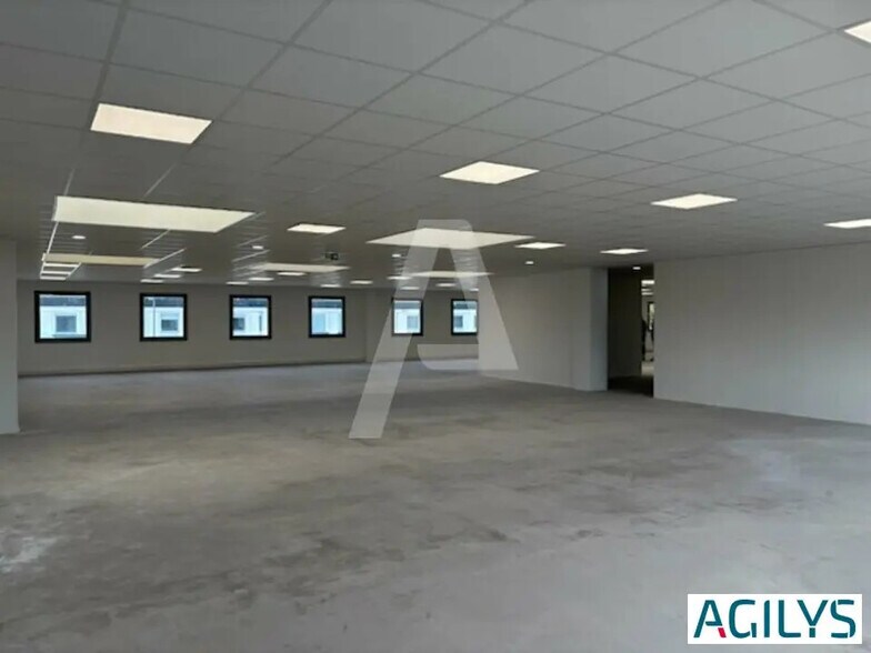 Flex dans Lisses à louer - Photo du bâtiment - Image 1 de 11