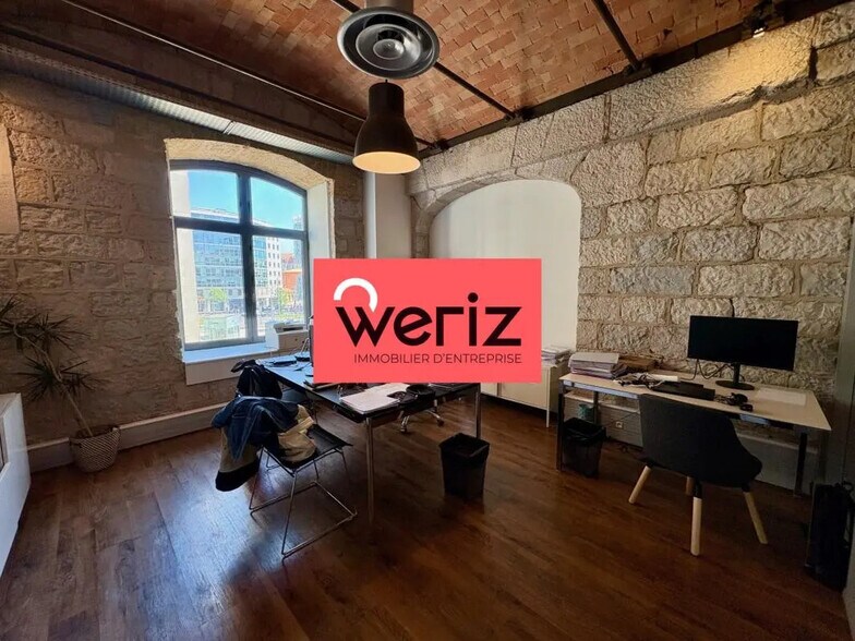 Office in Marseille for lease - Interior Photo - Image 1 of 6