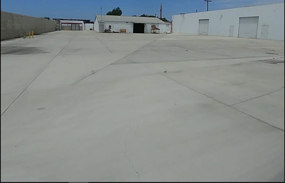 15401-15405 S San Pedro St, Gardena, CA à louer - Photo du bâtiment - Image 3 de 7