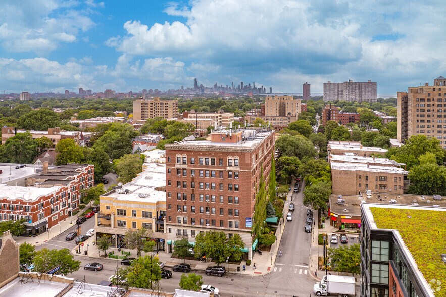 1374 E 53rd St, Chicago, IL à louer - Aérien - Image 2 de 3