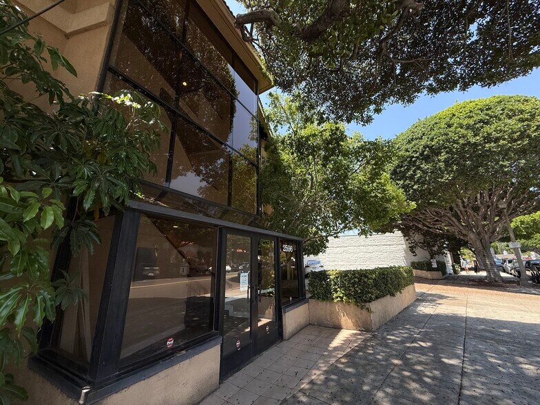 2596 Mission St, San Marino, CA à louer - Photo du bâtiment - Image 2 de 5