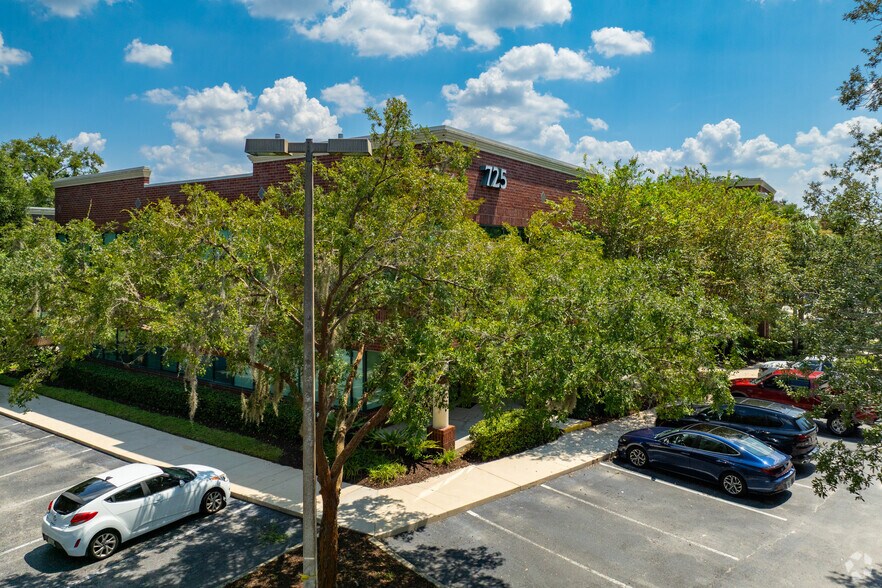 725 Primera Blvd, Lake Mary, FL à louer - Photo du bâtiment - Image 3 de 13