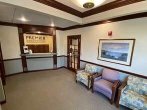 17280 W North Ave, Brookfield, WI for lease Interior Photo- Image 2 of 7