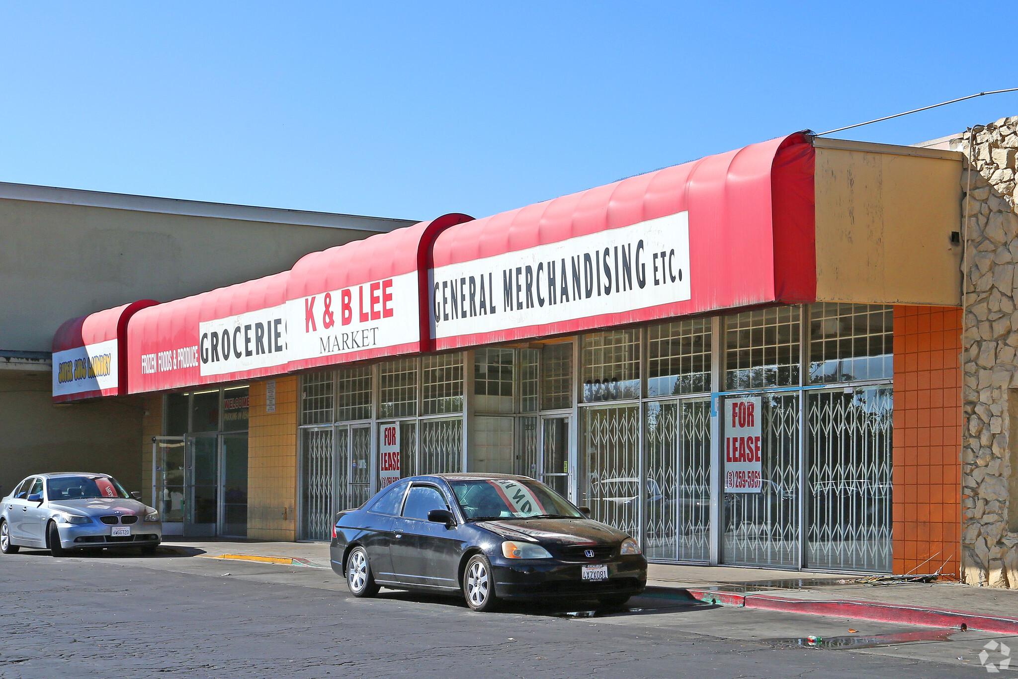 3231 N Cedar Ave, Fresno, CA for lease Building Photo- Image 1 of 6