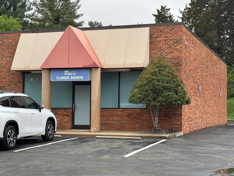 3748 Reynolda Rd, Winston-Salem, NC for lease - Building Photo - Image 2 of 8