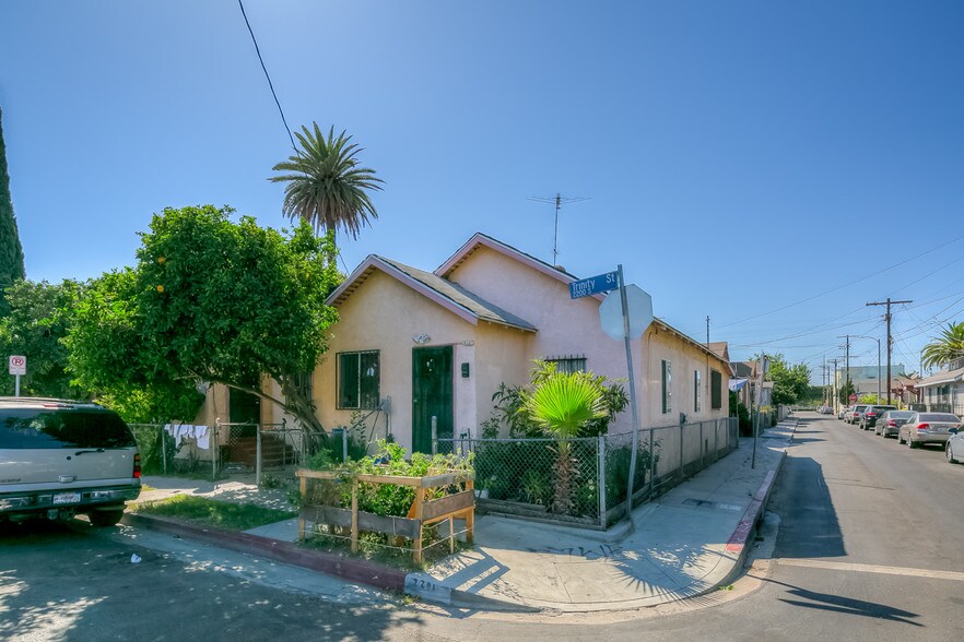 2201 Trinity St, Los Angeles, CA for sale - Primary Photo - Image 1 of 18