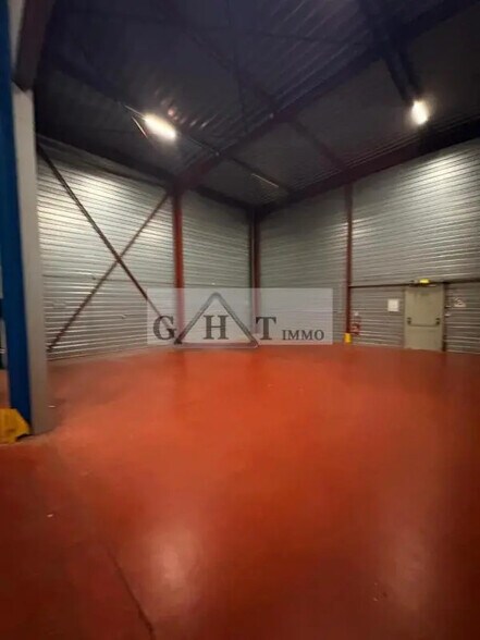 Industrial in Conflans-Sainte-Honorine for lease - Interior Photo - Image 2 of 9