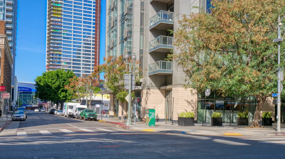 1155 S Grand Ave, Los Angeles, CA à louer - Photo du bâtiment - Image 2 de 29