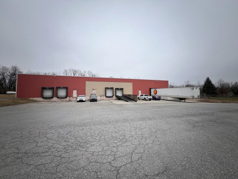 260 Shady Ln, Manchester, PA for lease - Building Photo - Image 2 of 2