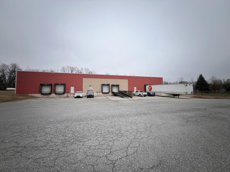 260 Shady Ln, Manchester, PA à louer - Photo du bâtiment - Image 2 de 2