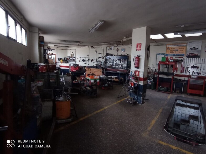 Commerce de détail dans Cáceres, Cáceres à vendre - Photo du bâtiment - Image 2 de 15