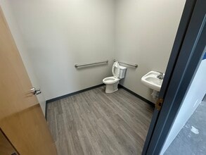 132 Gateway Ln, Bethlehem, GA for lease Interior Photo- Image 2 of 13