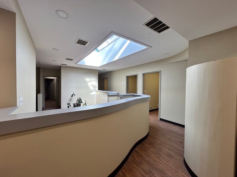 4956 W Irving Park Rd, Chicago, IL à louer - Photo du bâtiment - Image 2 de 19