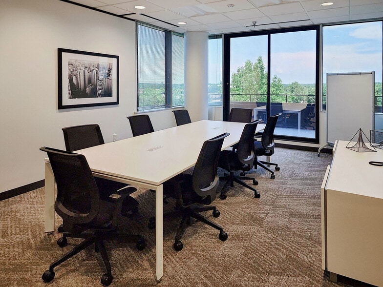 16225 Park Ten Pl, Houston, TX for lease - Interior Photo - Image 3 of 24