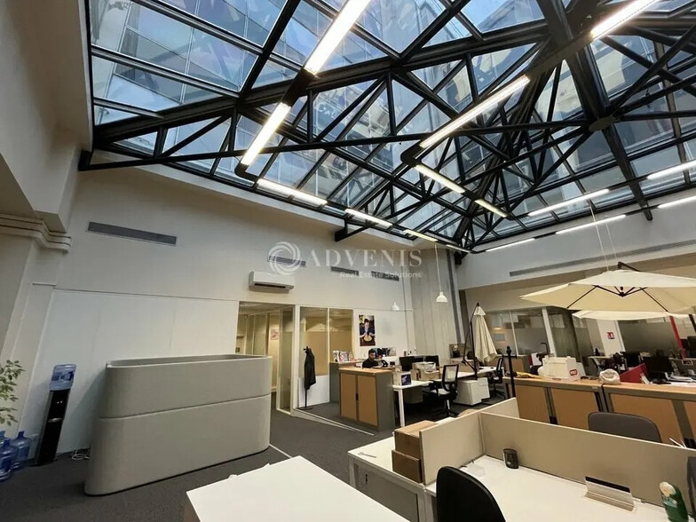 Office in Vincennes for lease - Interior Photo - Image 3 of 12