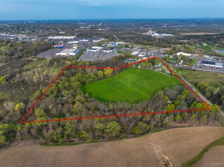3060 Gates Rd, Auburn, NY for sale - Building Photo - Image 2 of 9