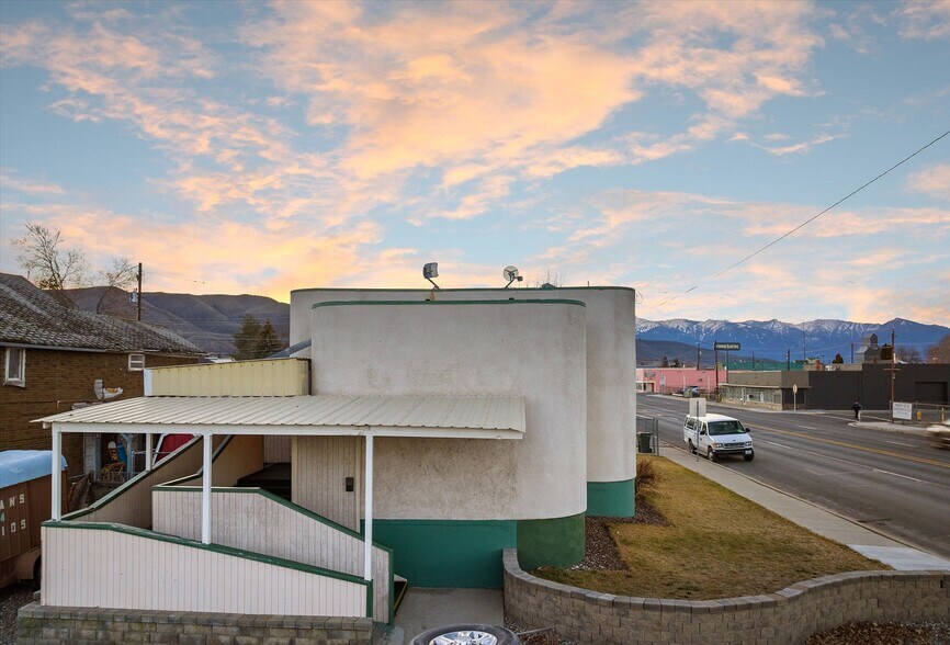 2100 7th St, Baker City, OR à vendre - Photo du bâtiment - Image 3 de 40