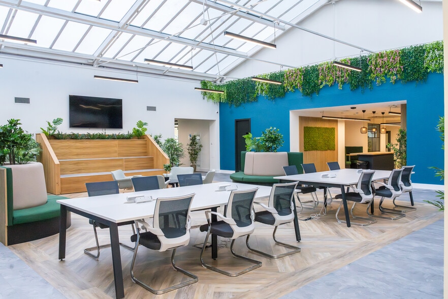 156 Bothwell St, Glasgow for lease - Interior Photo - Image 3 of 8