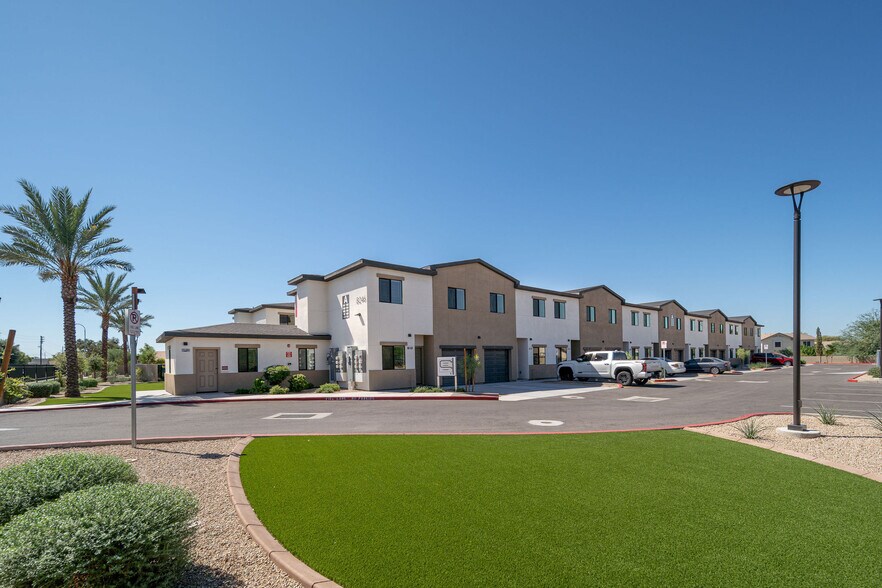 8246 N 61st Ave, Glendale, AZ à vendre - Photo du bâtiment - Image 1 de 26