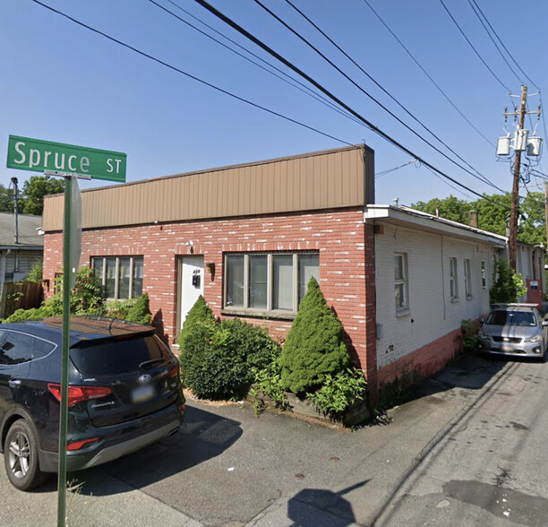 429 N Courtland St, East Stroudsburg, PA for sale - Building Photo - Image 1 of 1